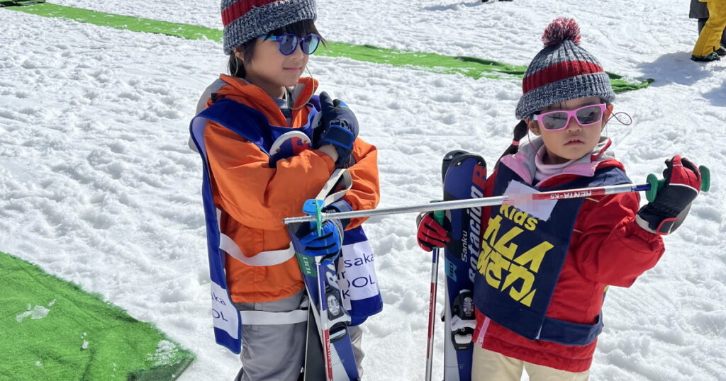 親子スキースクールで2時間習っただけで子供が滑れるようになりました 